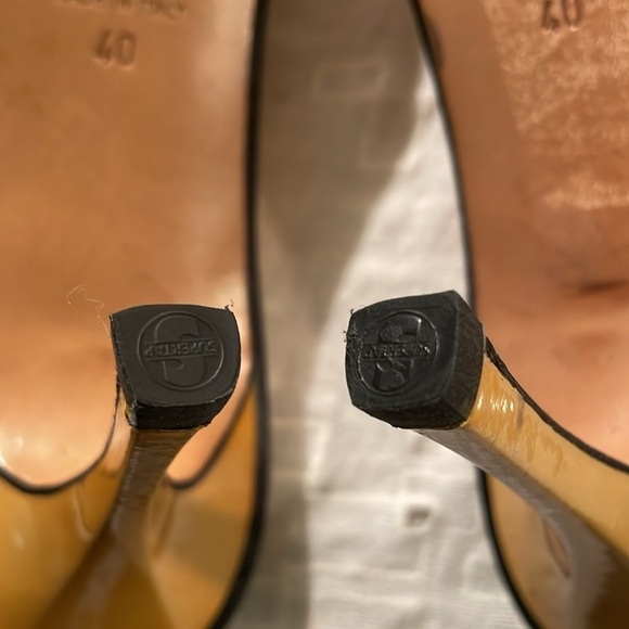Chanel Semi Point Mustard Black Detail Slingback Shoe - Picture 11 of 16
